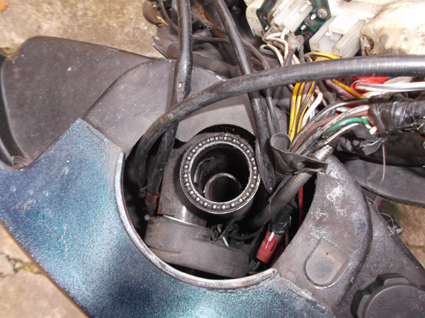 Stoßdämpferfederwechsel Piaggio