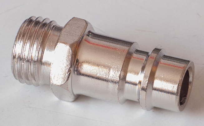 Bild Druckluftanschluss Bremsen mit Druckluft schnell und leicht entlueften