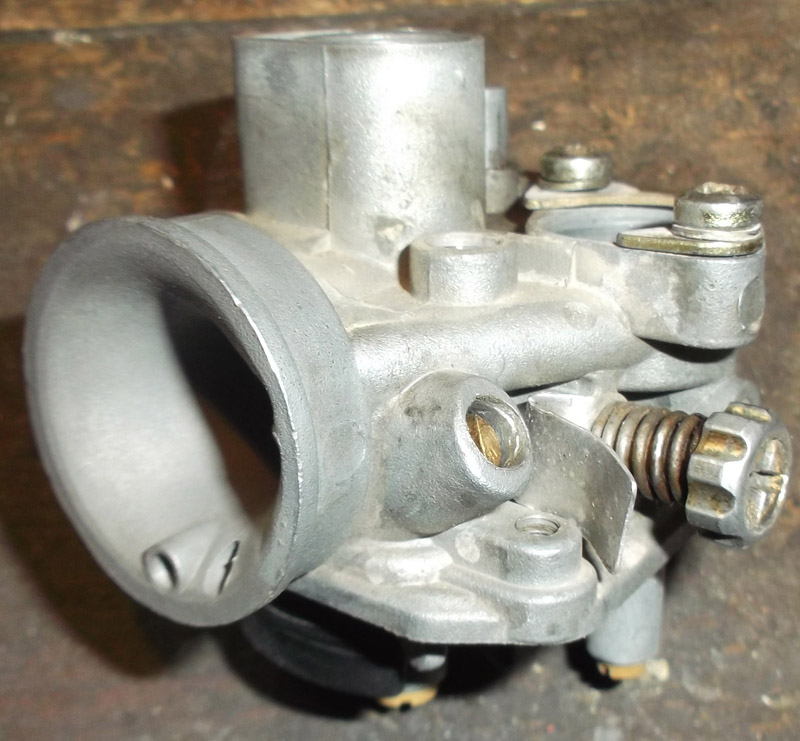 Schwimmerkammerventil bearbeiten