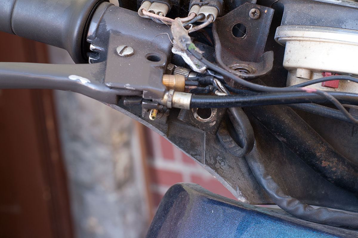 Halterung Windschutzscheibe Piaggio Sfera NSL