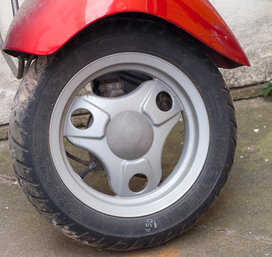 Piaggio Sfera NSL Vorderrad abbauen demonate Bremsen